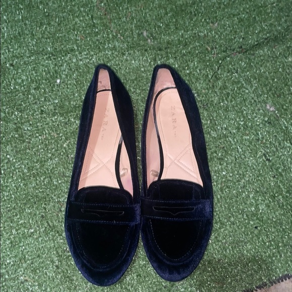 Zara Women's Elegant Blue Velvet Flats - Picture 1 of 5